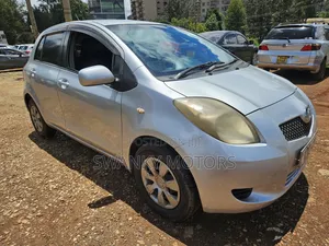 Toyota Vitz 1.3 FWD 5dr 2007 Silver