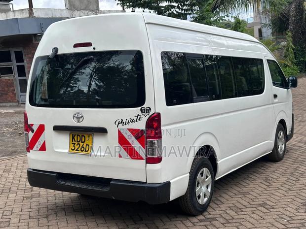 Toyota HiAce 2015 White - thumbnail 5