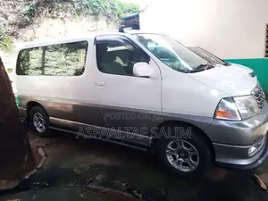 Toyota Grand HiAce 2000 White