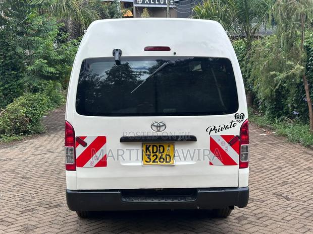 Toyota HiAce 2015 White - thumbnail 4