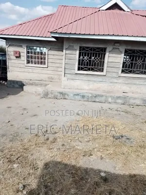 3bdrm Maisonette in Junction Market, Joska for sale