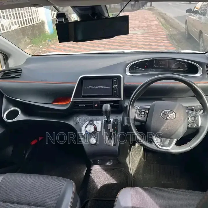 Toyota Sienta 2019 White
