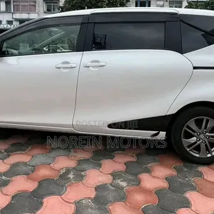Toyota Sienta 2019 White