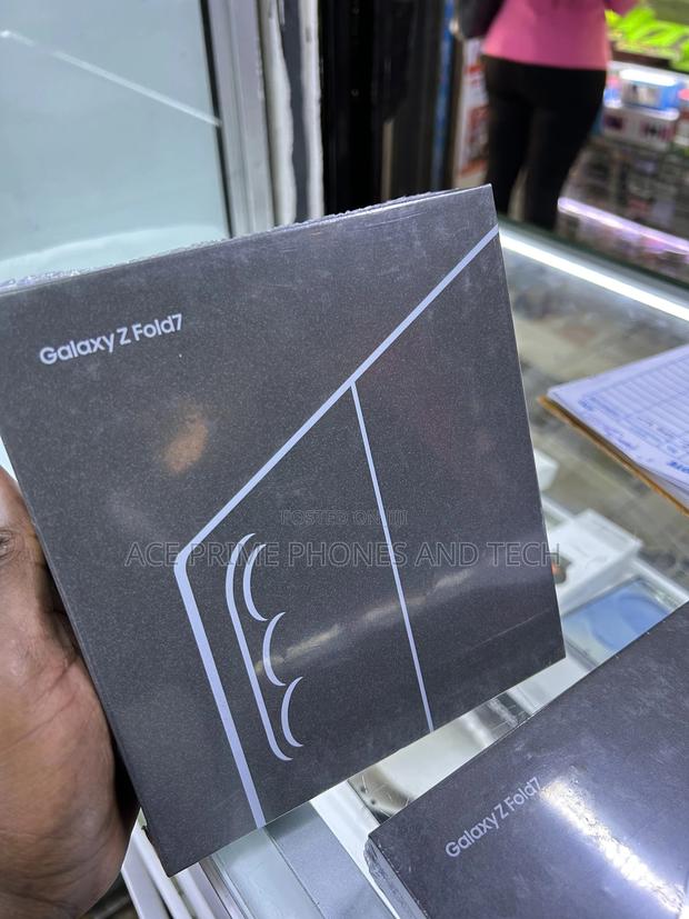 New Samsung Galaxy Fold 512 GB Black - thumbnail 2