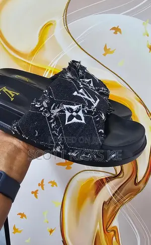 Louis Vuitton Denim Slides 
Quality 
S