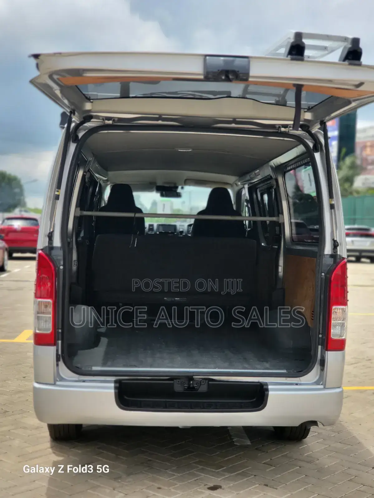 Toyota HiAce 2019 Silver