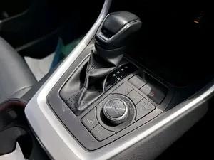 Toyota RAV4 2019 Pearl
