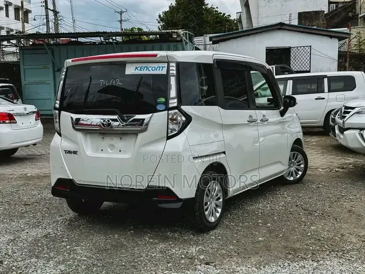 Toyota Tank 2019 White