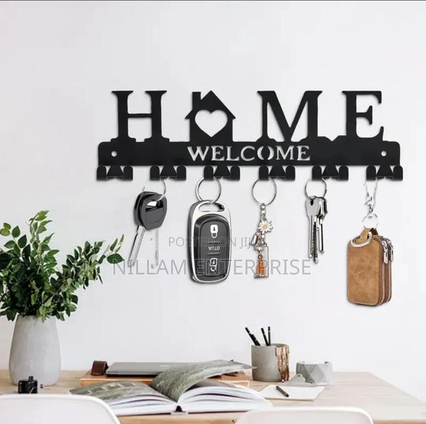 Black Metal Wall-Mounted Key Holder*