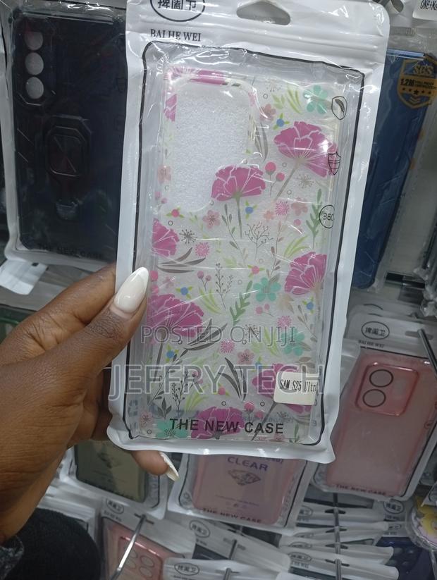 Clear Phone Case Designed for the Samsung Galaxy S25 Ultra. - main view