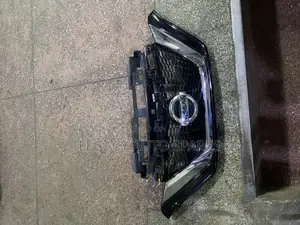 Nissan Note 2015 Front Grille