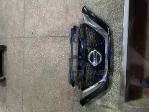Nissan Note 2015 Front Grille