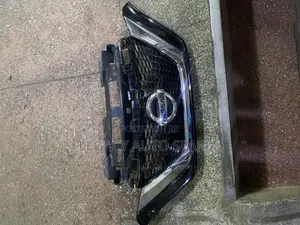 Nissan Note 2015 Front Grille