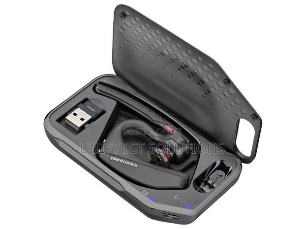 "Hp Poly/Plantronics Voyager 5200
