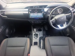 Toyota Hilux 2021 Black