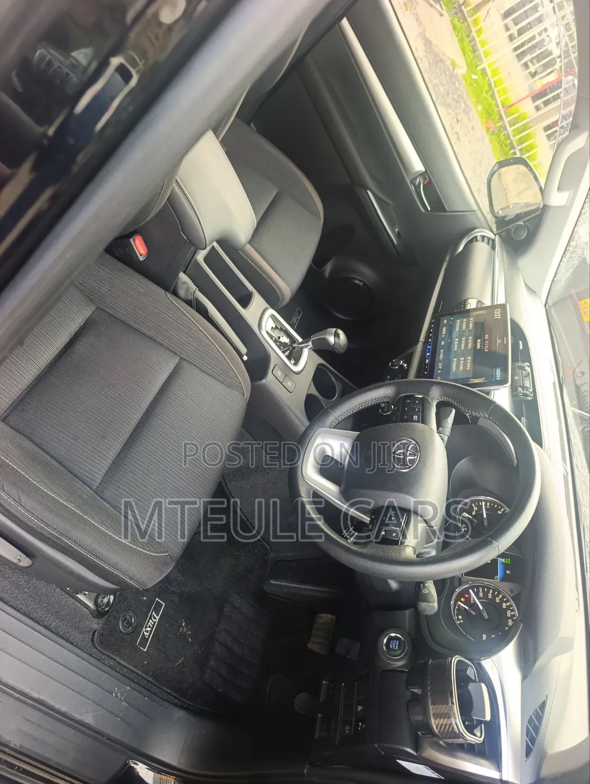 Toyota Hilux 2021 Black