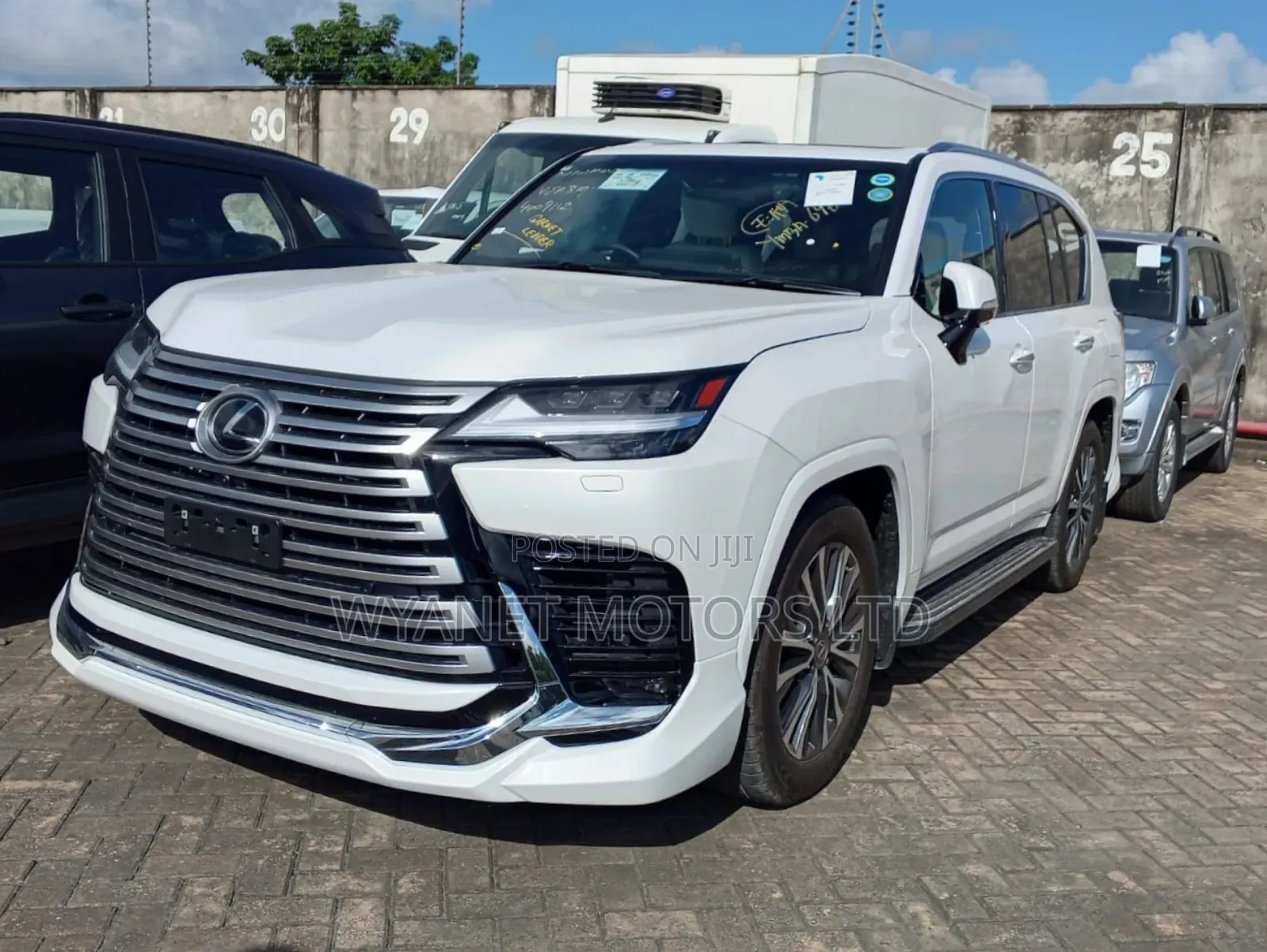 Lexus LX 600 2022 White