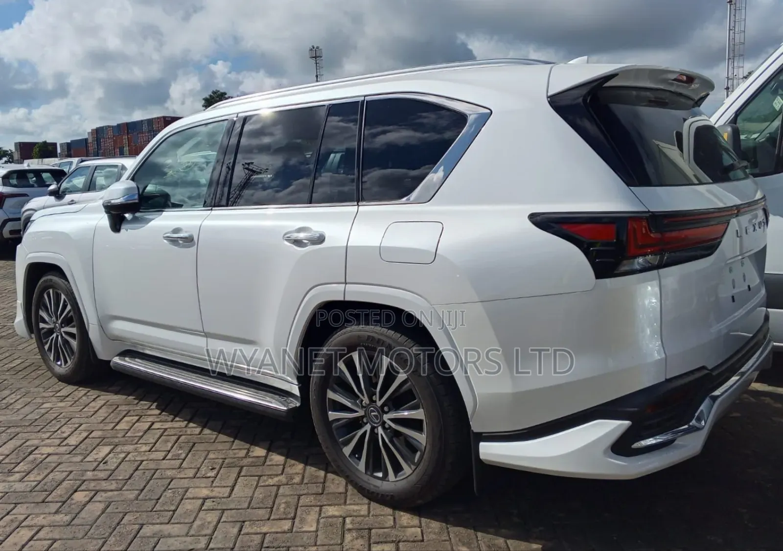 Lexus LX 600 2022 White