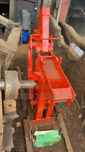 Manual Interlocking Brick Press