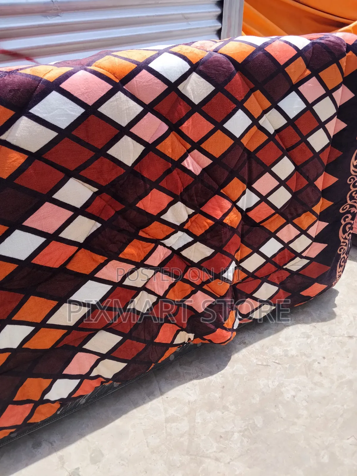 Wide and Worm Woolen Duvet