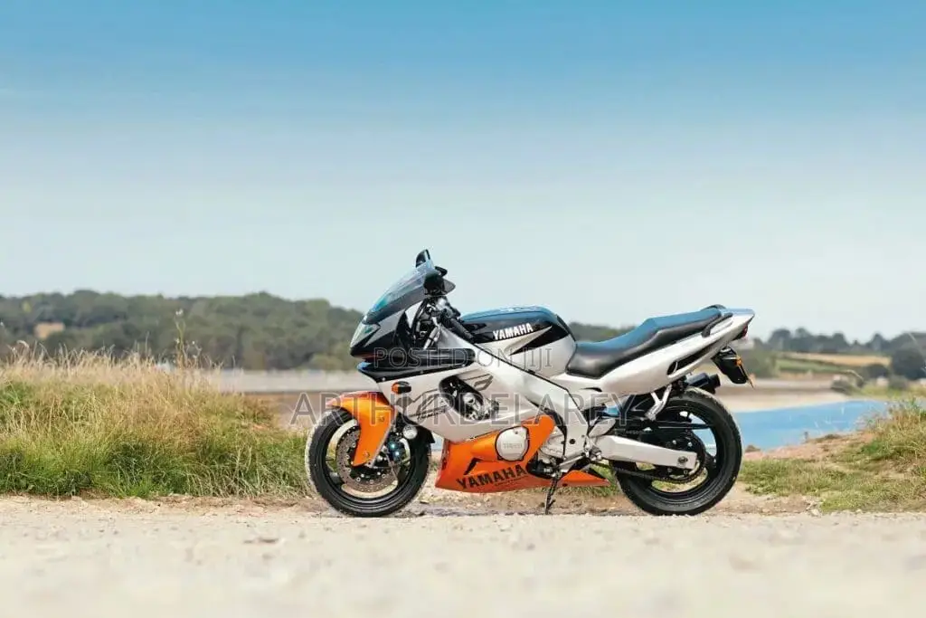 Yamaha YZF-R 2000 Silver