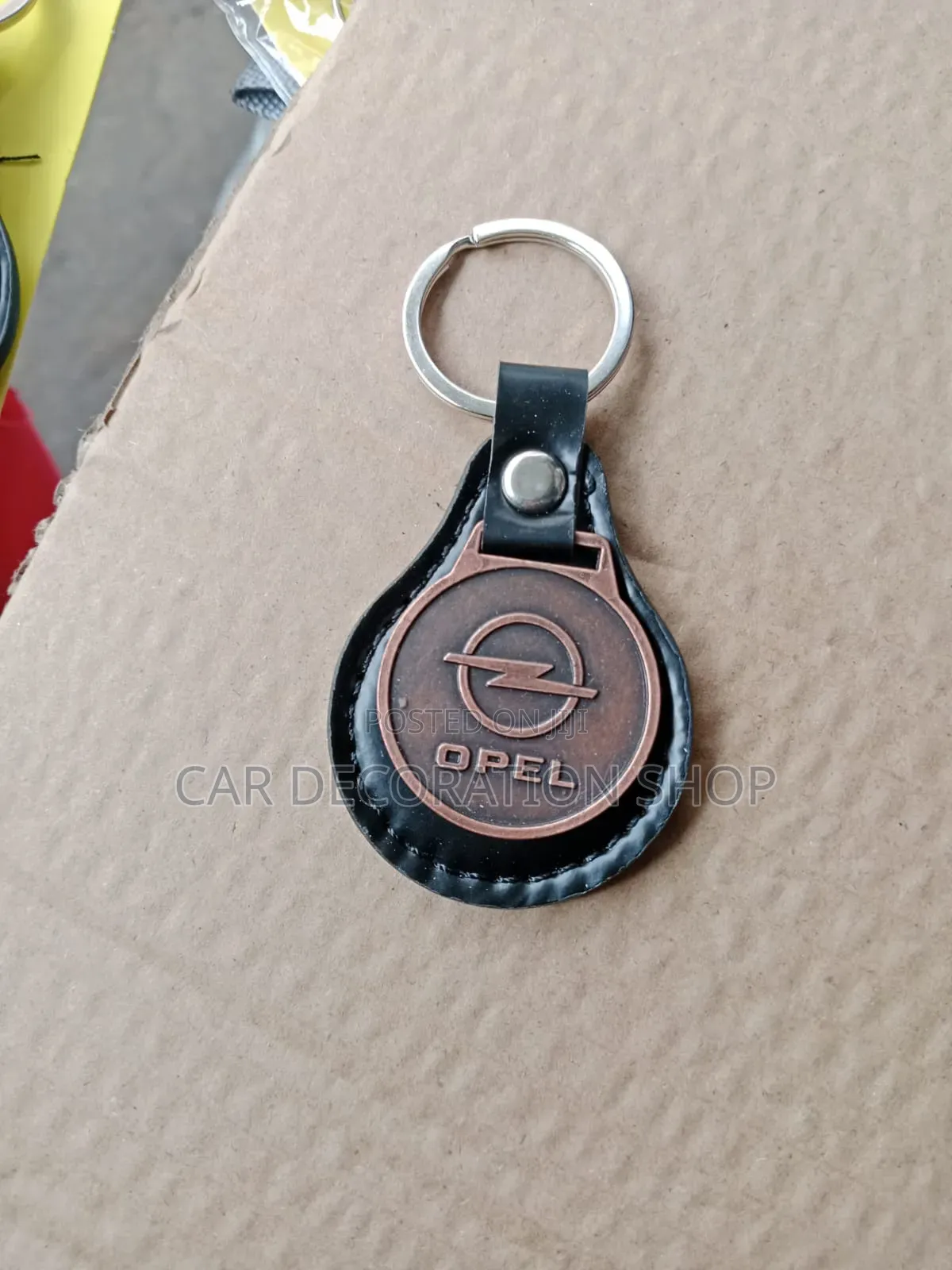 1pc Leather Metal Clipped Key Holder