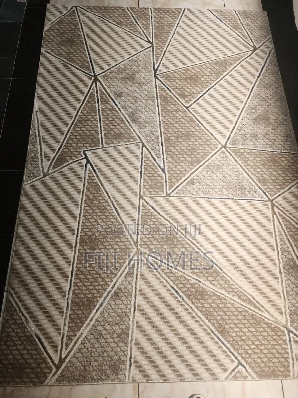 Boutique Turkish Carpet - Size 5 by 8 Ft