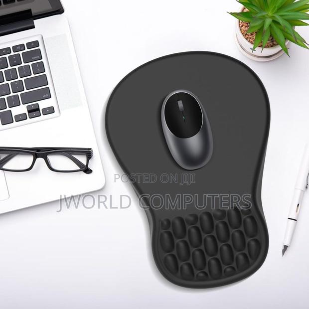 Ugreen Lp668 Ergonomic Mouse Pad(With Wrist Support) - thumbnail 2