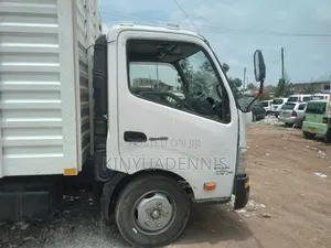 White Hino 300 Truck for Sale