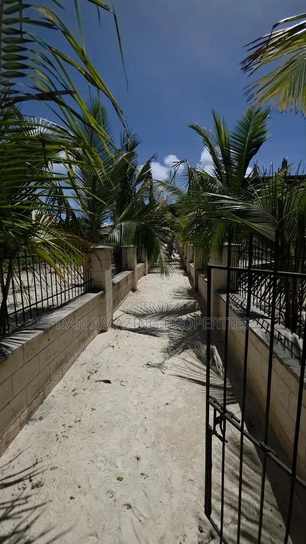 Fully Serviced 1/4 Acre Beach Plot for Sale Diani Galu Kinondo - thumbnail 8