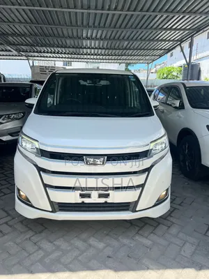 Toyota Noah 2.0 AWD (8 Seater) 2019 White