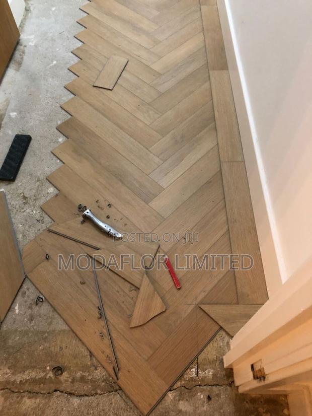 Elegant Herringbone Floors – SPC Click System Installation
