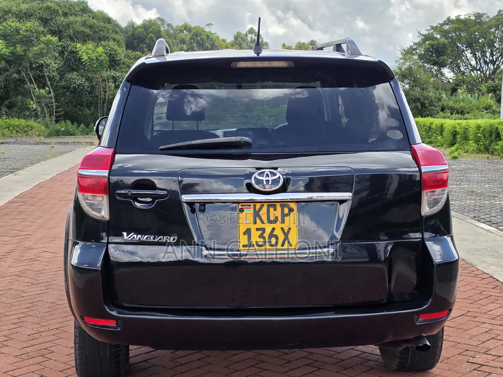 Toyota Vanguard 2010 Black