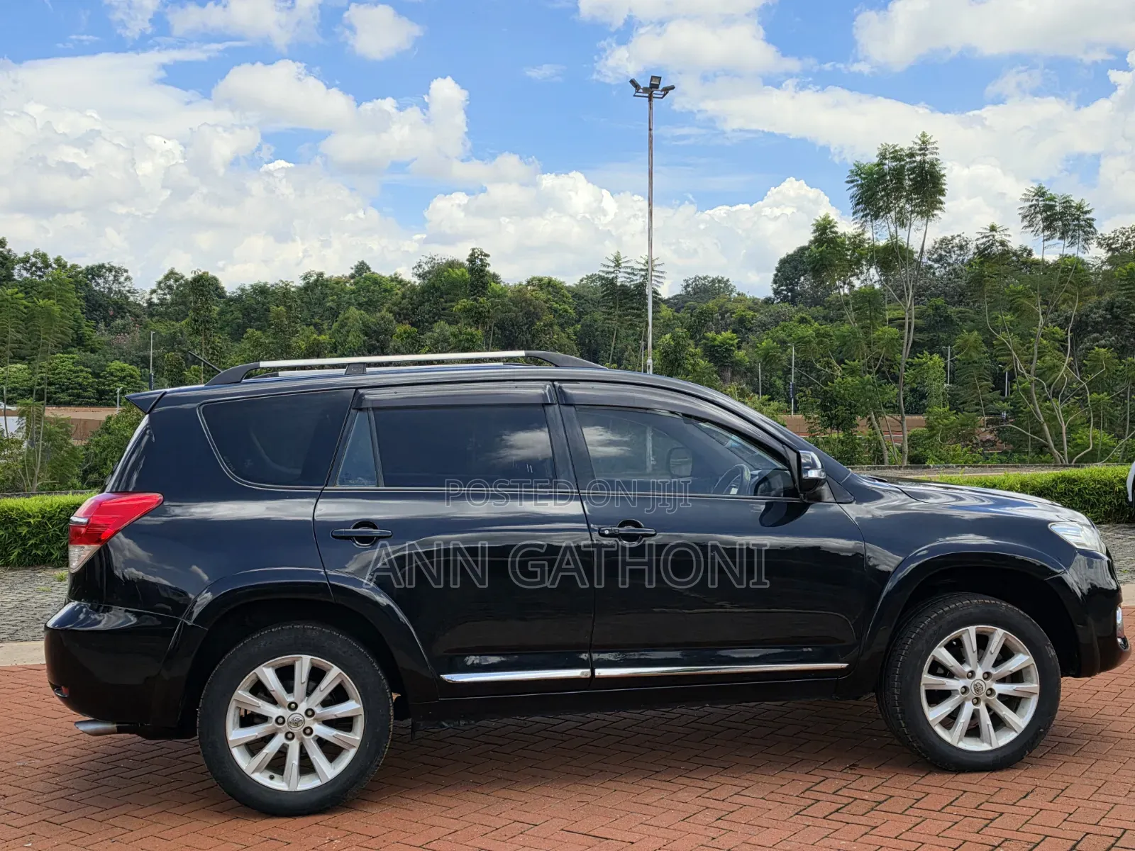Toyota Vanguard 2010 Black