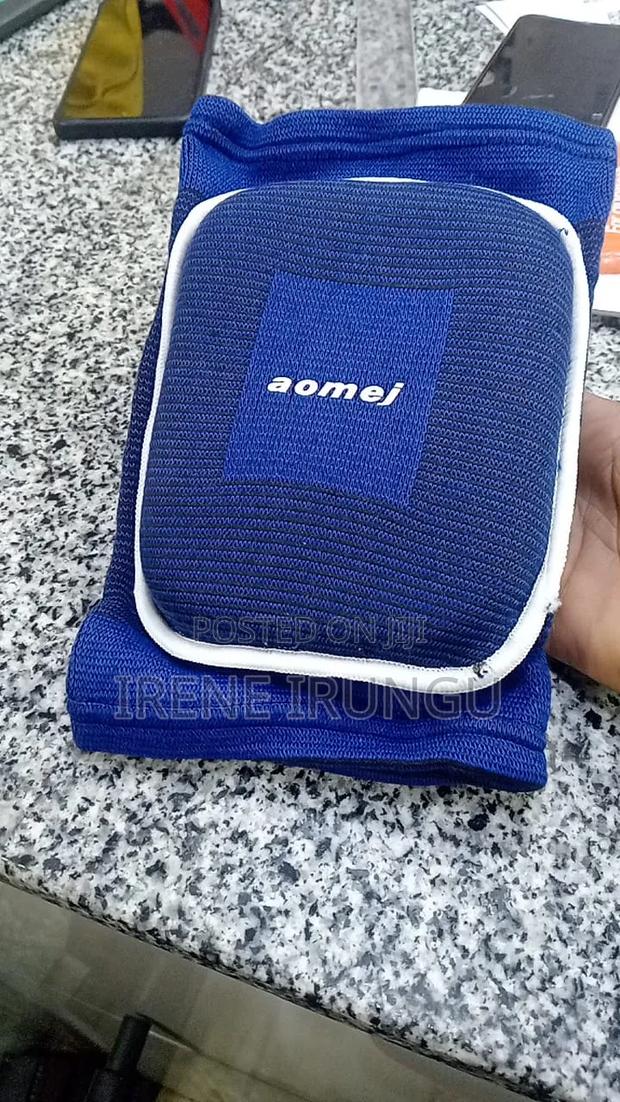 2 PCS Padded Knee Wraps// Sleeves - main view