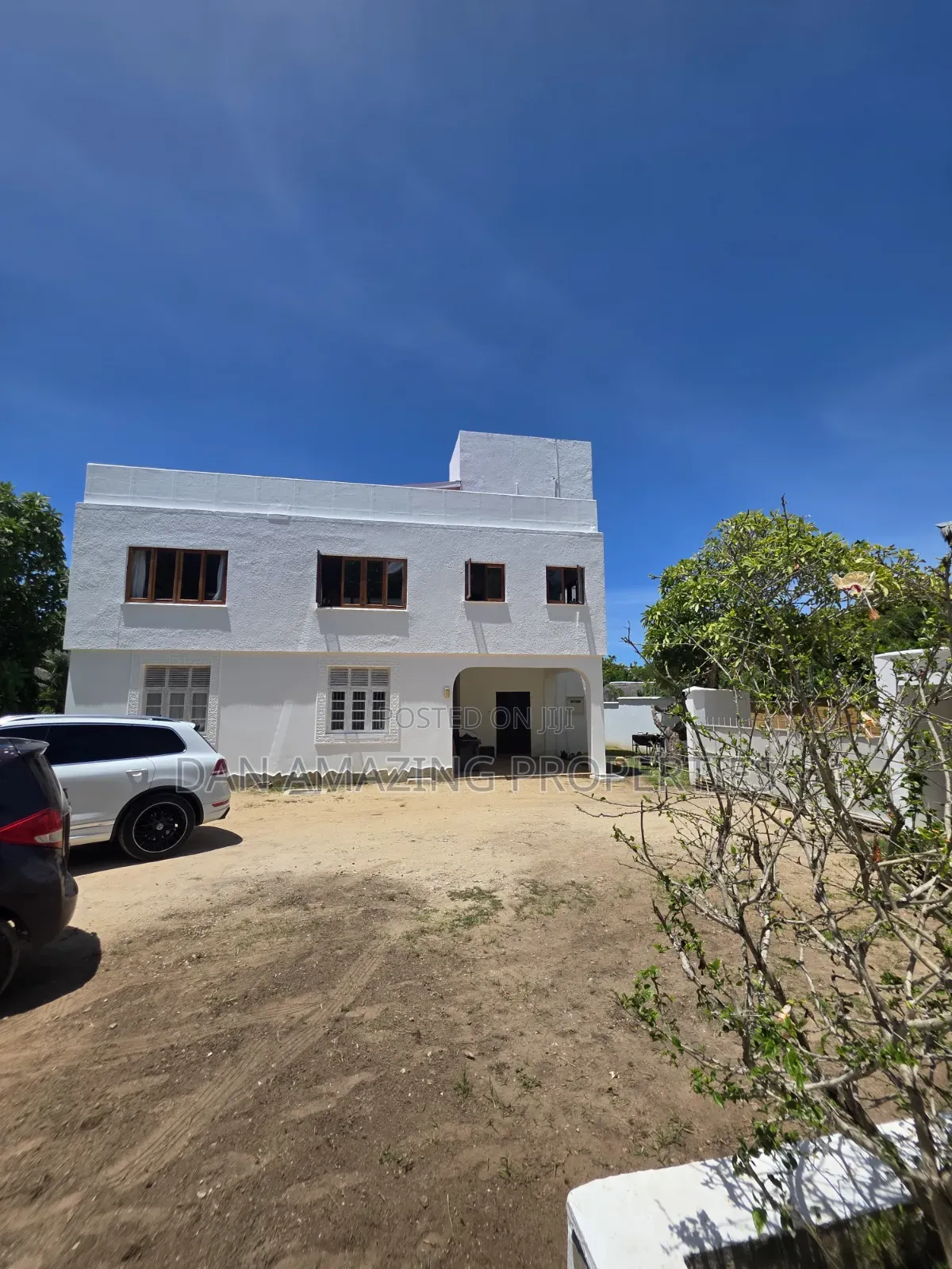 5bdrm Villa in Diani On 1/2 Acre for sale