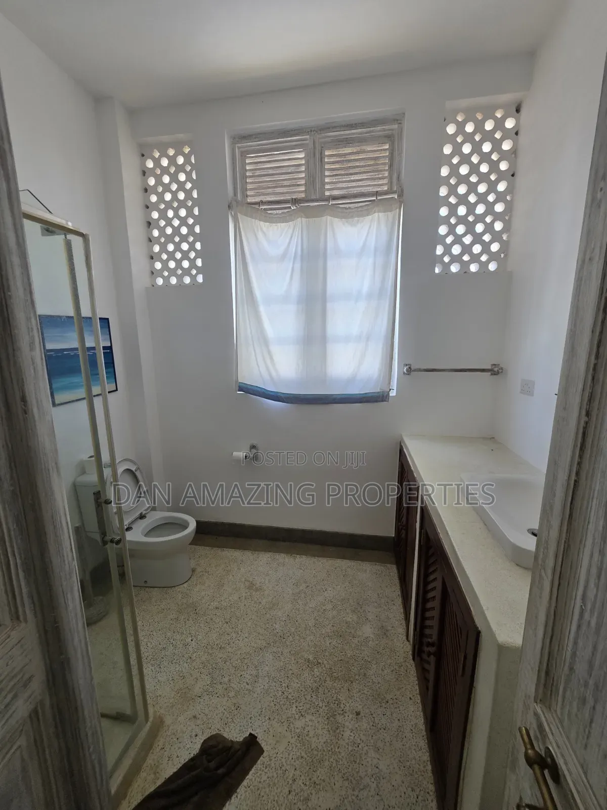 5bdrm Villa in Diani On 1/2 Acre for sale