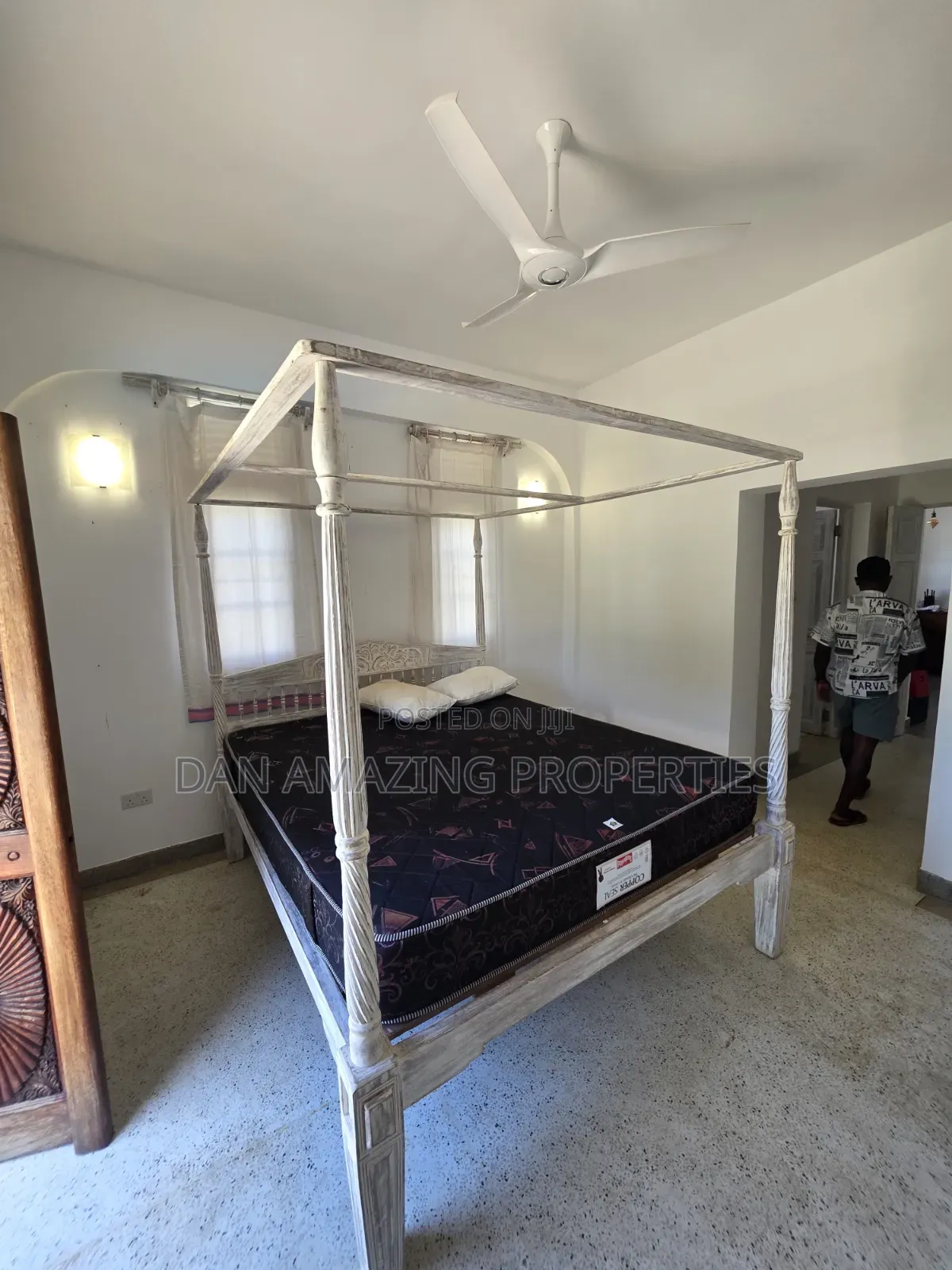 5bdrm Villa in Diani On 1/2 Acre for sale