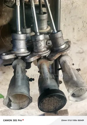 Nissan Hardbody Upper Crutch Cylinder