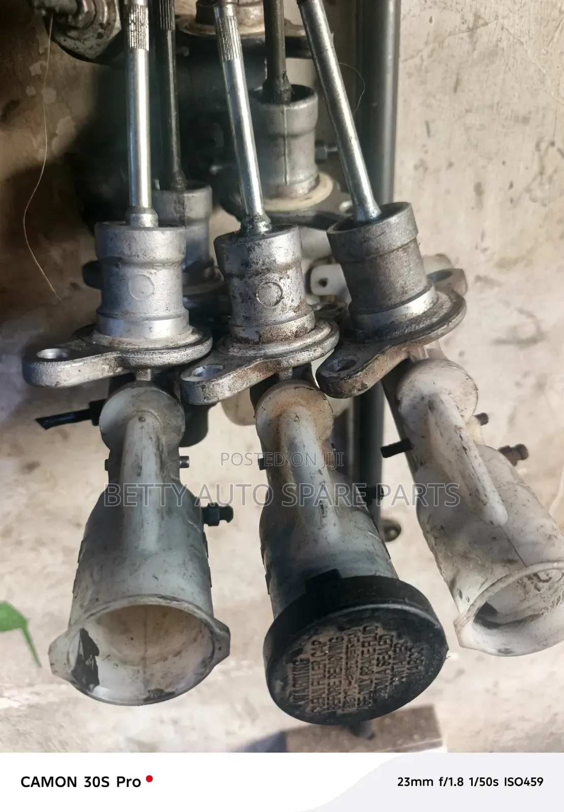 Nissan Hardbody Upper Crutch Cylinder