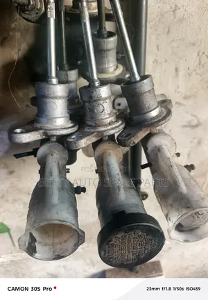 Nissan Hardbody Upper Crutch Cylinder