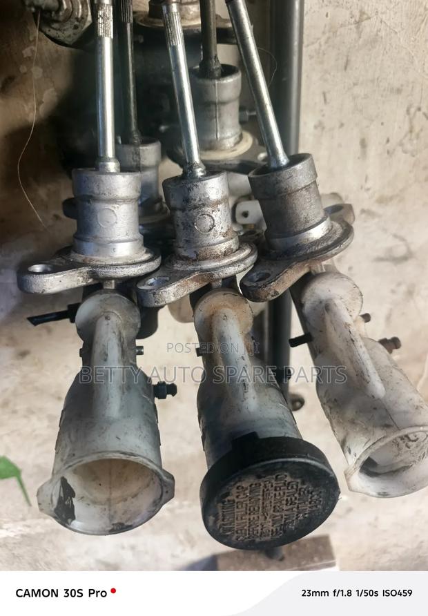 Nissan Hardbody Upper Crutch Cylinder - thumbnail 3