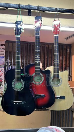 Acoustic Size 38 Guitar - thumbnail 2
