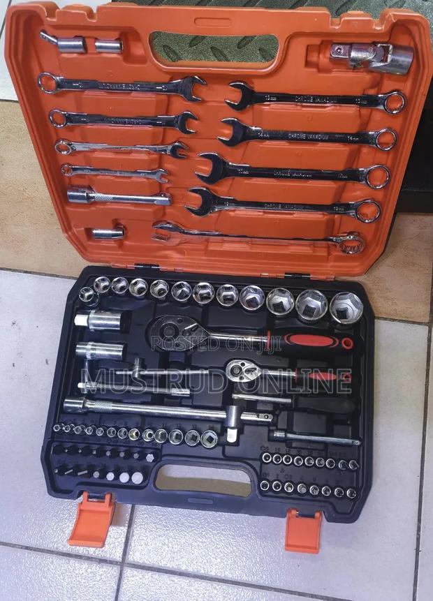 82 PCS Socket Set