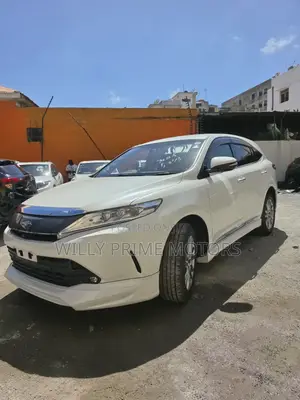 Toyota Harrier 2.0 4WD 2019 White