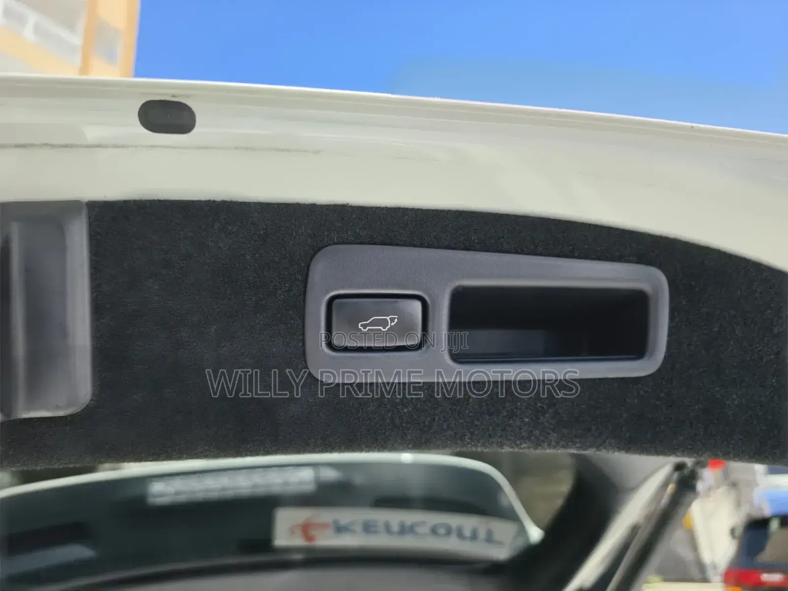 Toyota Harrier 2.0 4WD 2019 White