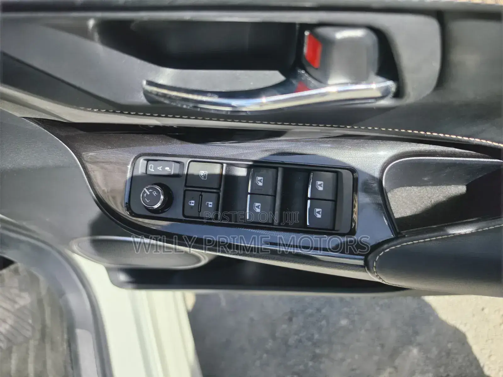 Toyota Harrier 2.0 4WD 2019 White