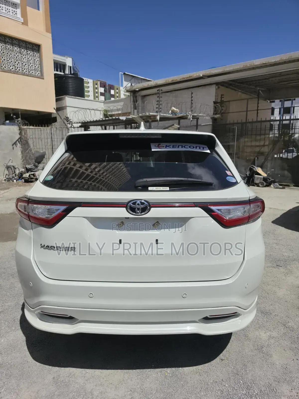 Toyota Harrier 2.0 4WD 2019 White
