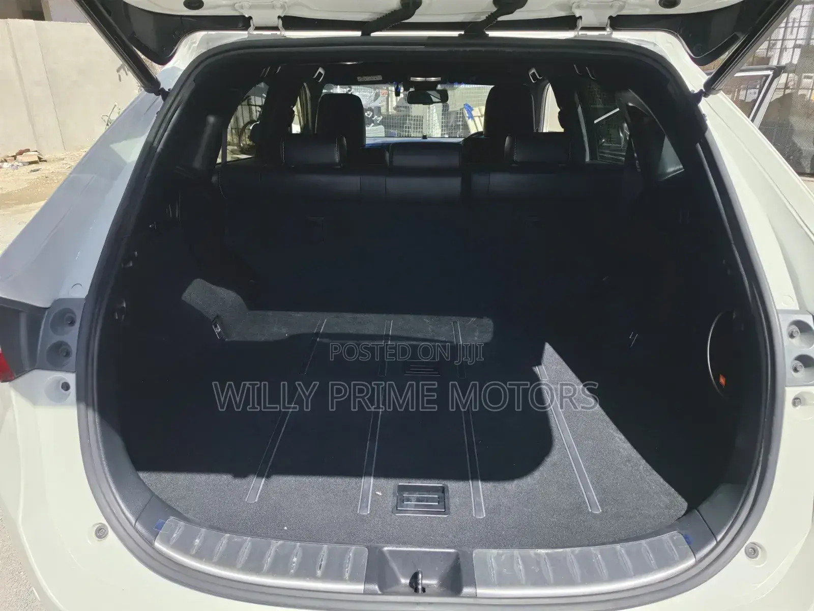 Toyota Harrier 2.0 4WD 2019 White