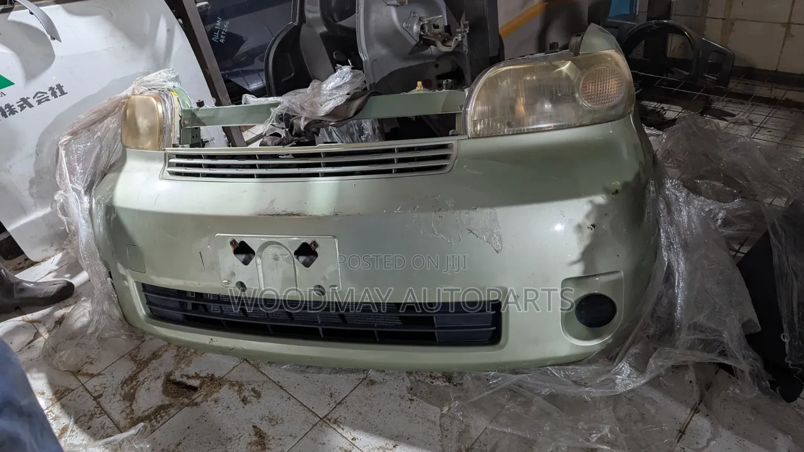 Toyota Porte Nosecut